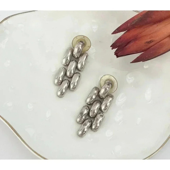 Silver Tone Vintage Chainlink Dangle Earrings - Picture 1 of 10